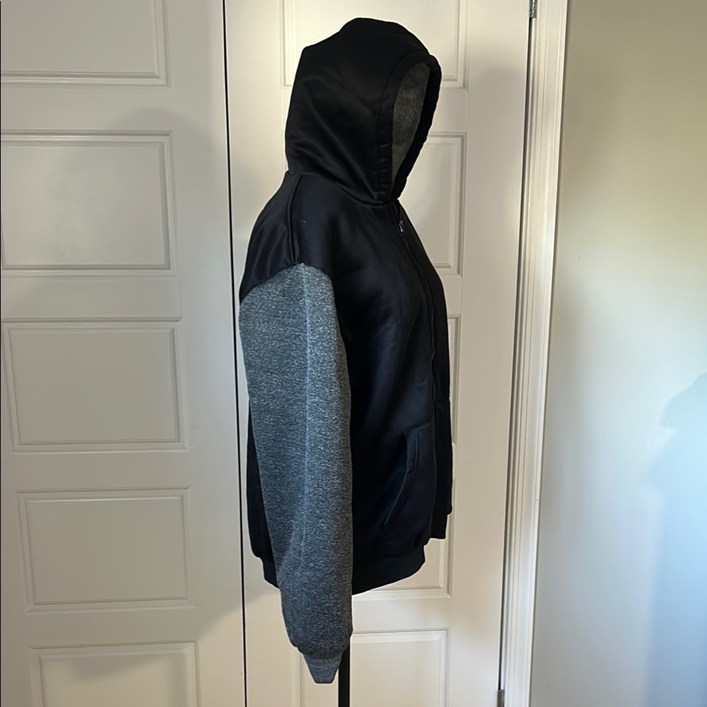 Men’s Large Black and Gray Bomber Jacket with Fleece Lining Hoodie - Picture 3 of 8